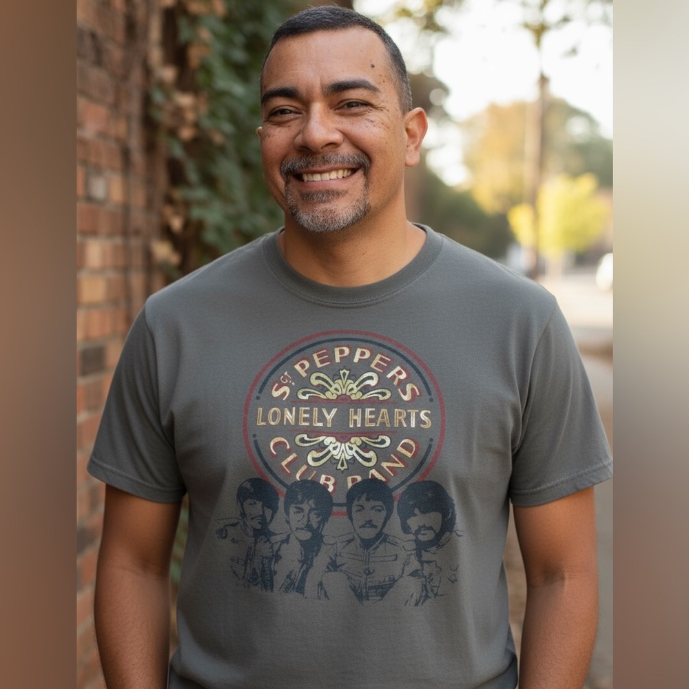 Men's Apple Records Beatles‎ Sgt. Pepper's Lonely Hearts Club Band T-Shirt Sz XL